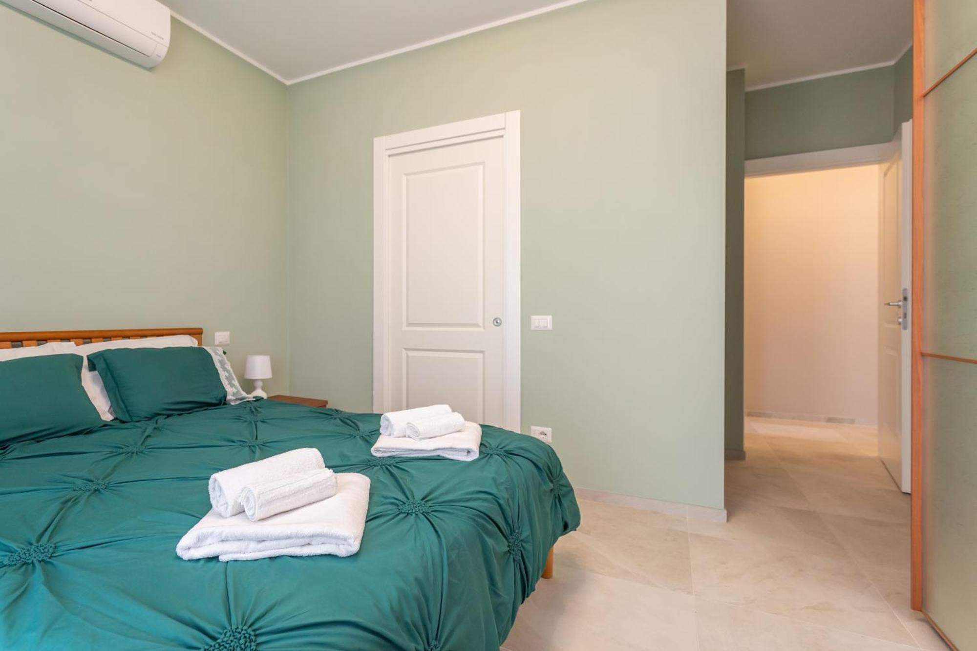 2-bedroom Retreat Near Metro & Parks Appartamento