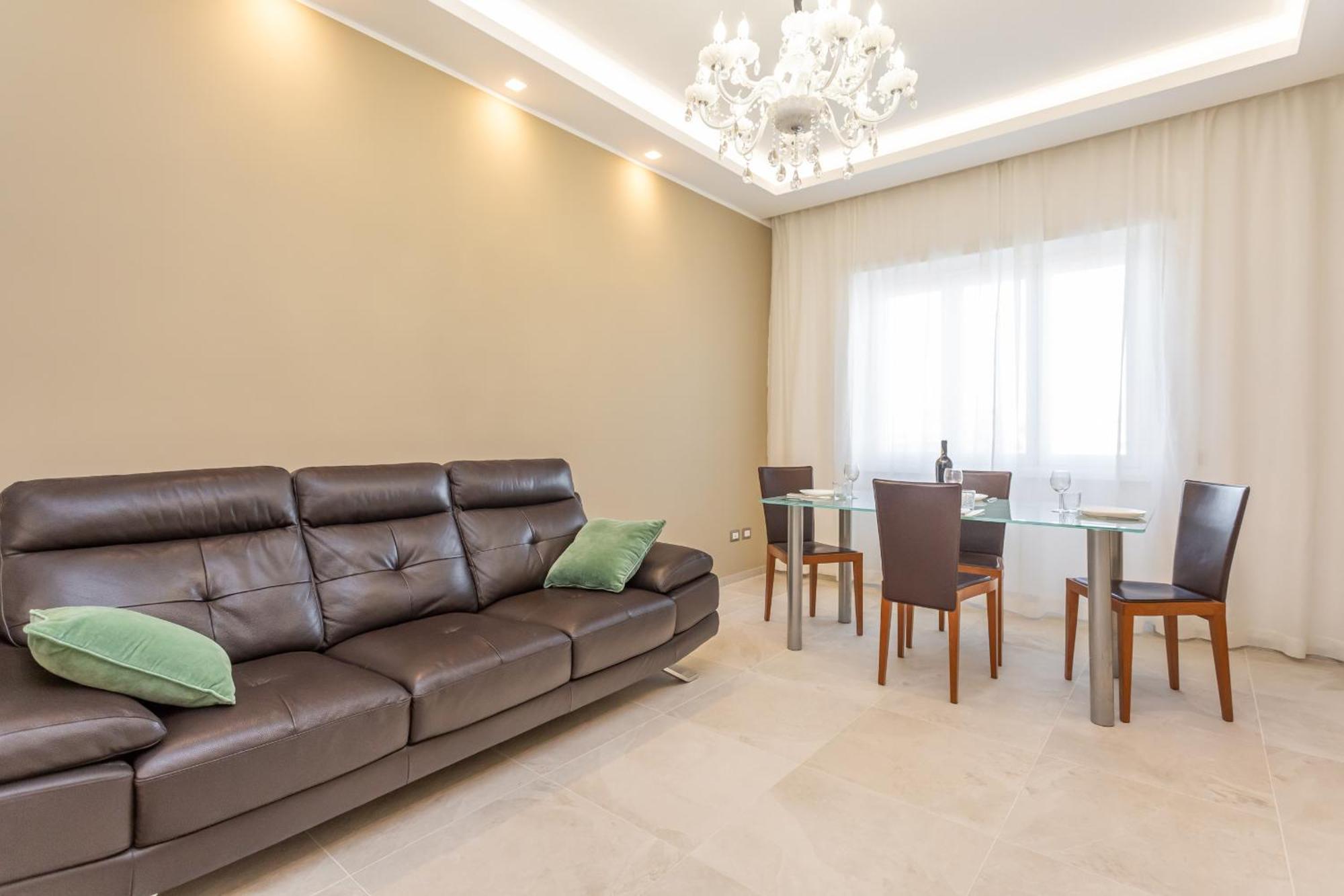 Appartamento 2-bedroom Retreat Near Metro & Parks *