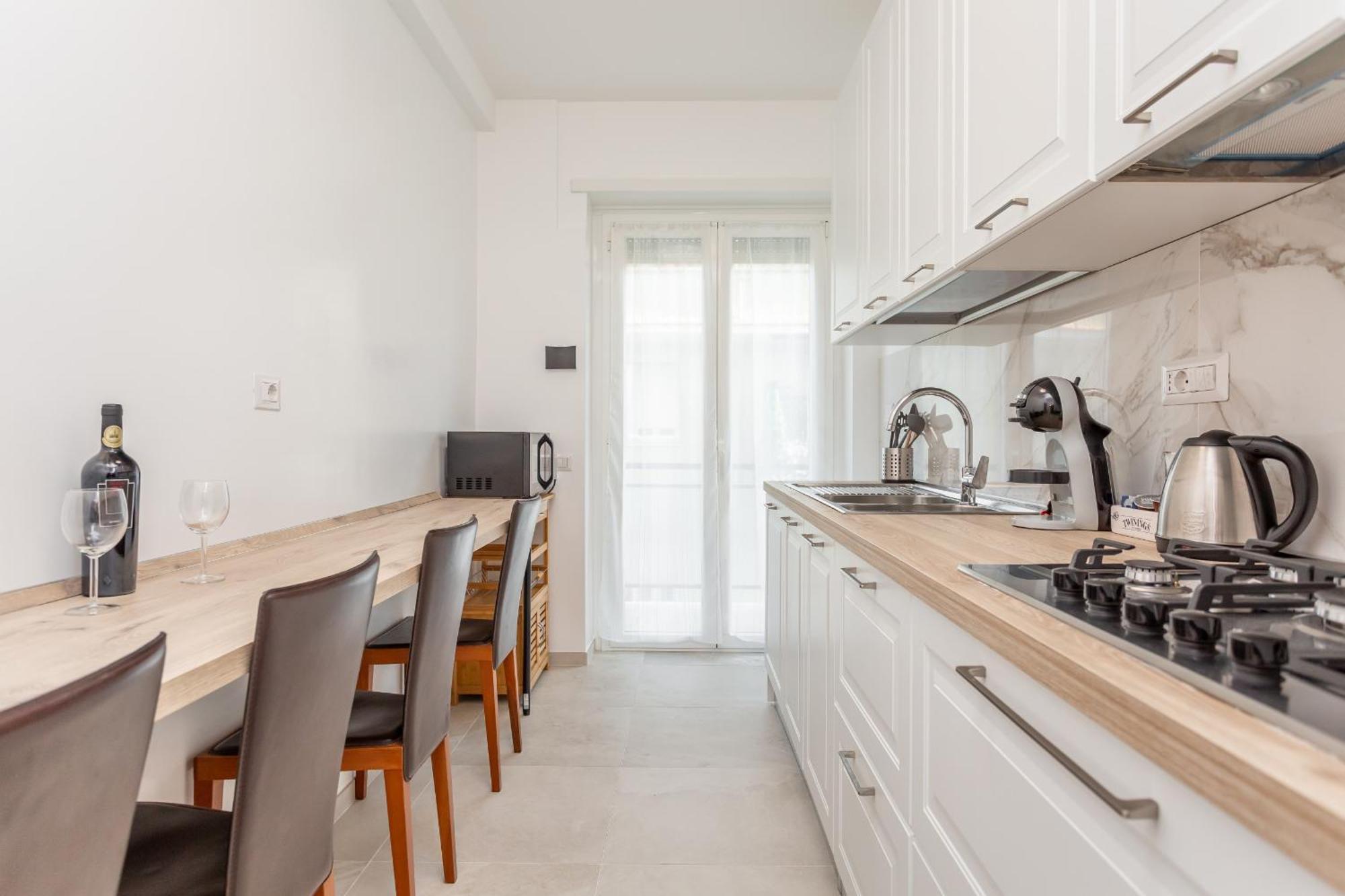 2-bedroom Retreat Near Metro & Parks Appartamento *