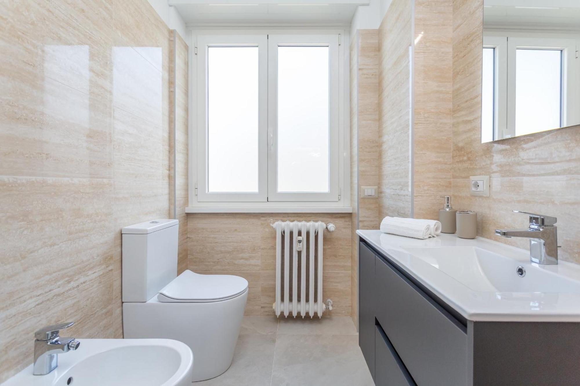 2-bedroom Retreat Near Metro & Parks Appartamento Roma